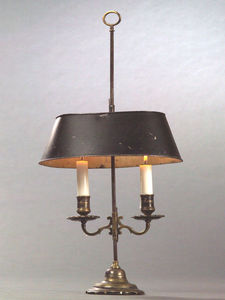 Bauermeister Antiquités - Expertise - flambeau couvert à deux bras de lumière - Lampe Bouillotte