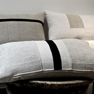 NÛR GALLERY -  - Rectangular Cushion