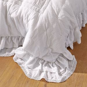 LOBERON -  - Quilted Blanket