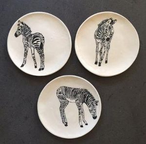 THREE SEVEN - zebra back - Dinner Plate