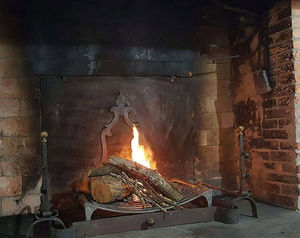 LUNAWAY CAST IRON - cm. 46x32x13h. - Fireplace Cradle