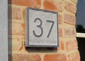La Pierre -  - Hausnummerschild