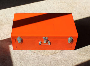 HINDIGO - malle orange en métal avec ouverture frontale 57x2 - Baule