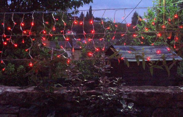 FEERIE SOLAIRE - Ghirlanda luminosa-FEERIE SOLAIRE-Guirlande solaire rideau 80 leds rouges 3m80